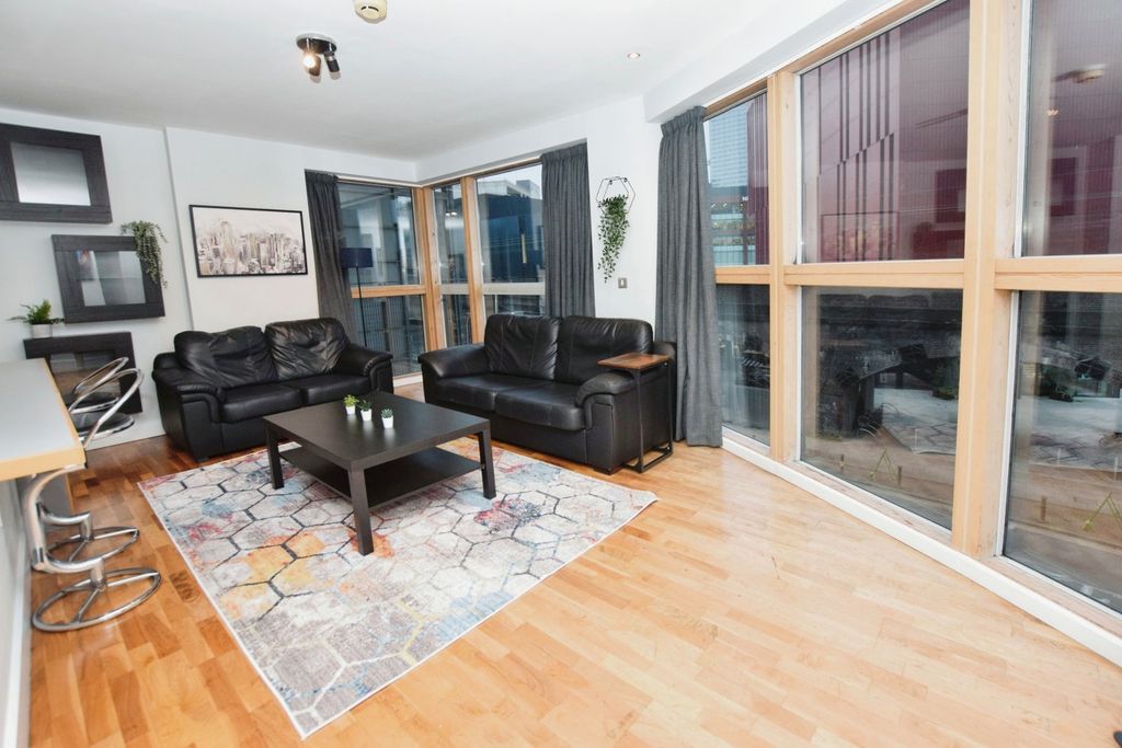 Property photo 2 of 21 Picture No. 60