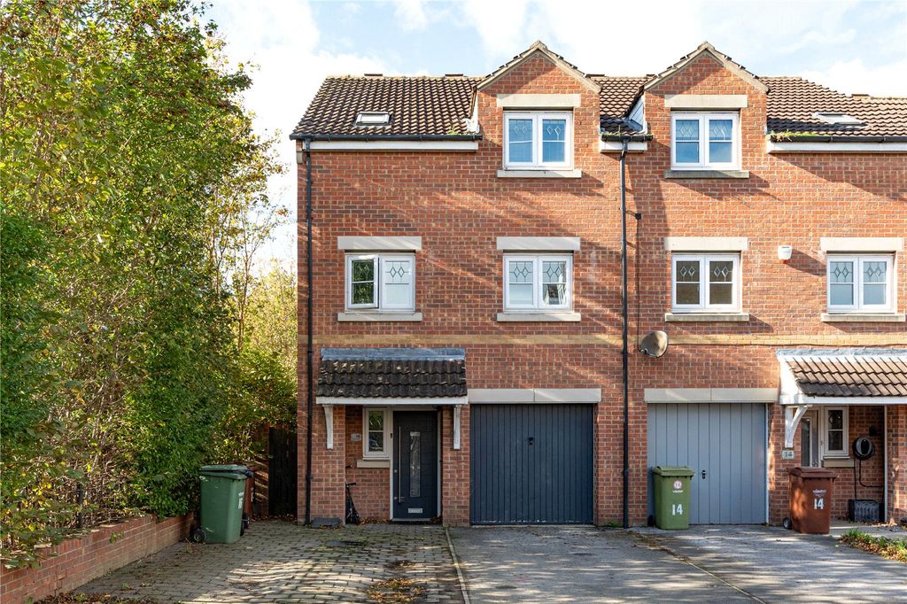 Property photo 1 of 19 Picture No. 05