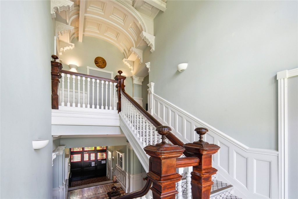 Property photo 2 of 10 Staircase