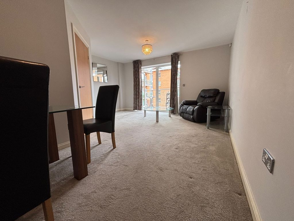Property photo 1 of 12 45096d10-F091-4987-B184-d129919c1F80