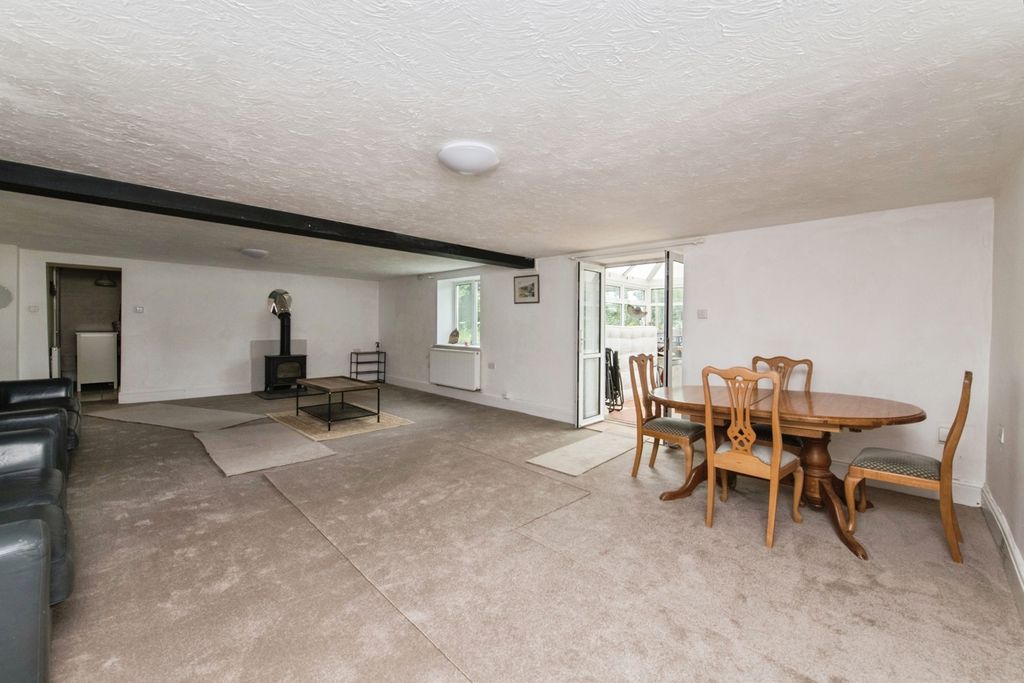 Property photo 3 of 24 Pbox-Img.Jpg