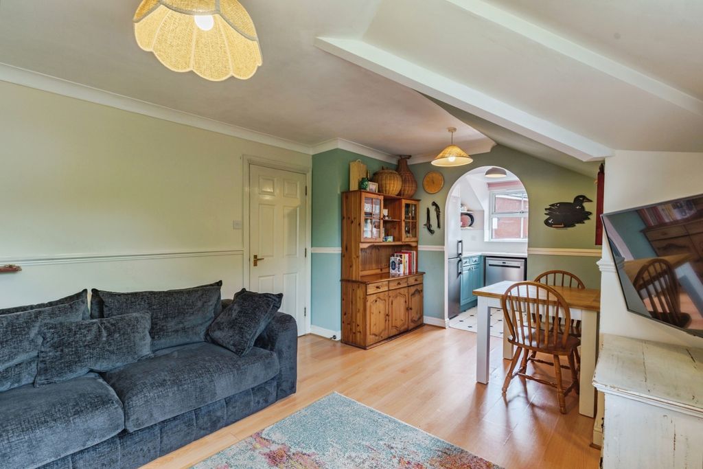 Property photo 1 of 17 Pbox-Img.Jpg