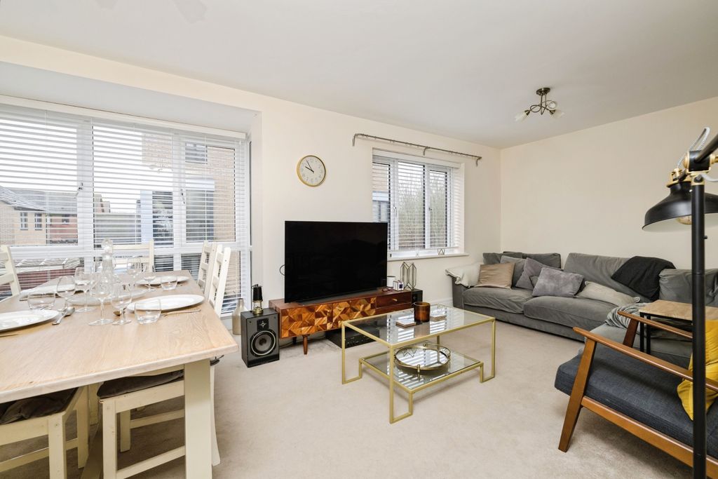 Property photo 2 of 19