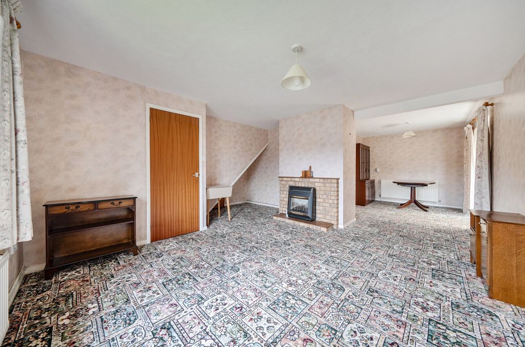 Property photo 2 of 20 1409367-12-698B52...