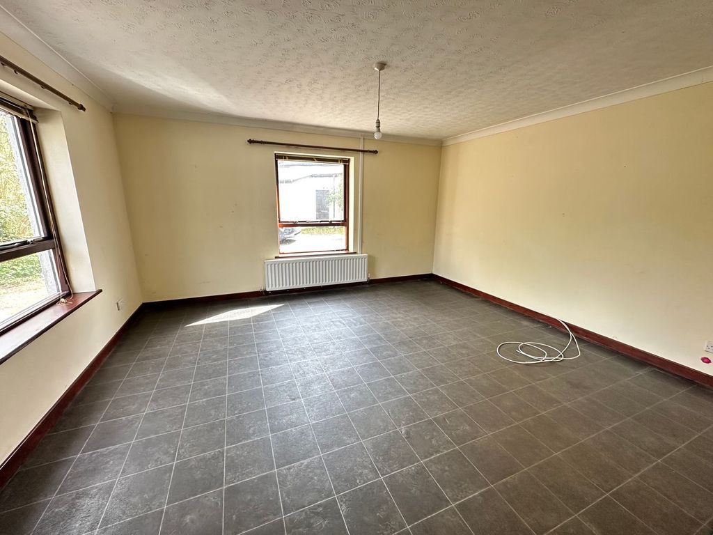 Property photo 3 of 24