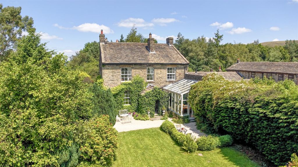 Property photo 1 of 69 Front Aerial