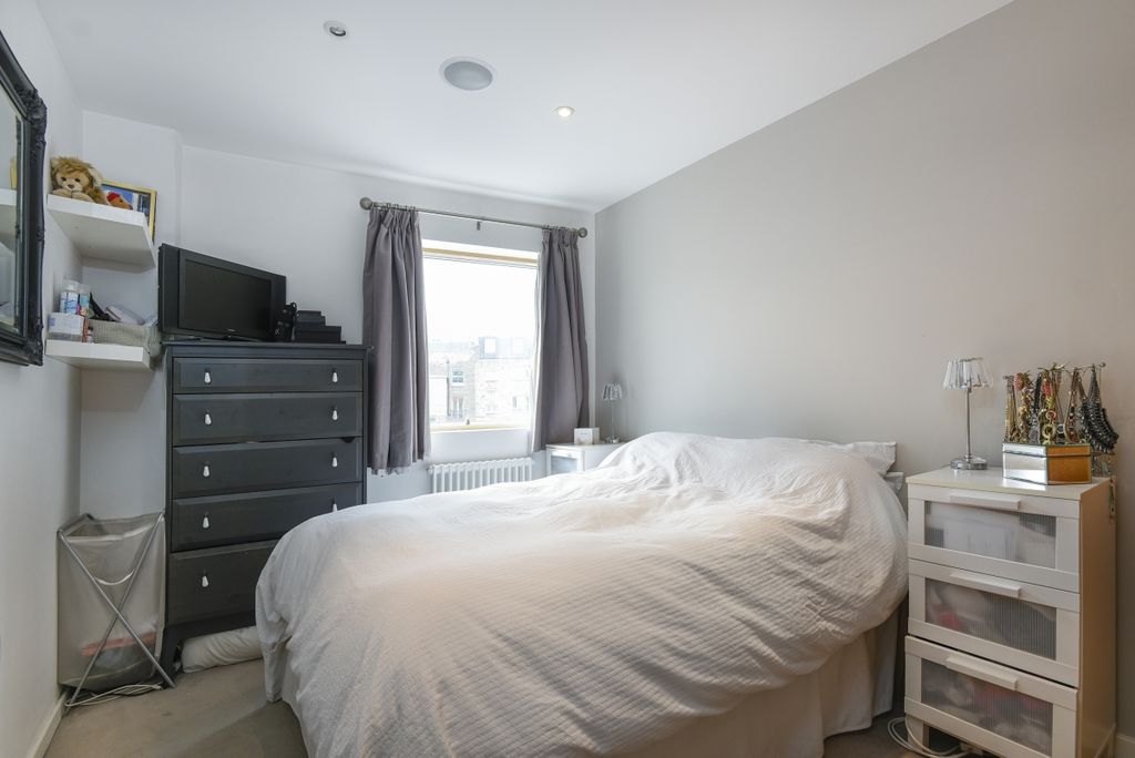 Property photo 3 of 6 352014 (4)c