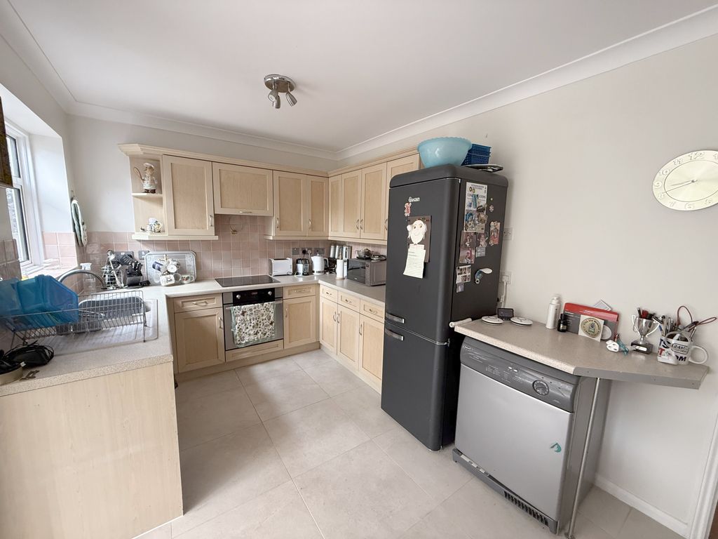 Property photo 3 of 12 5469227