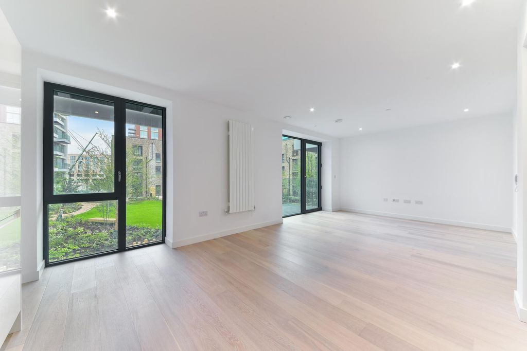 Property photo 3 of 11