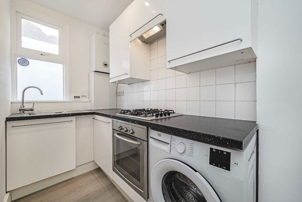 Property photo 2 of 5