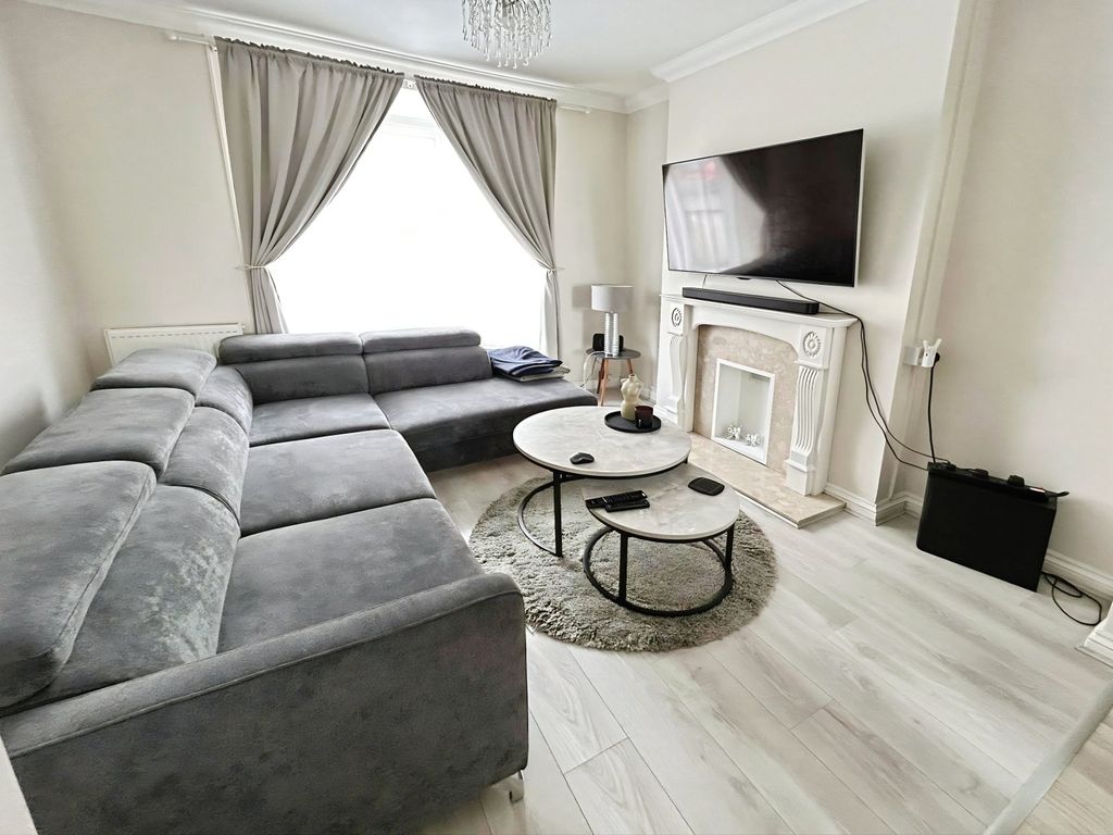 Property photo 2 of 12 Living Room