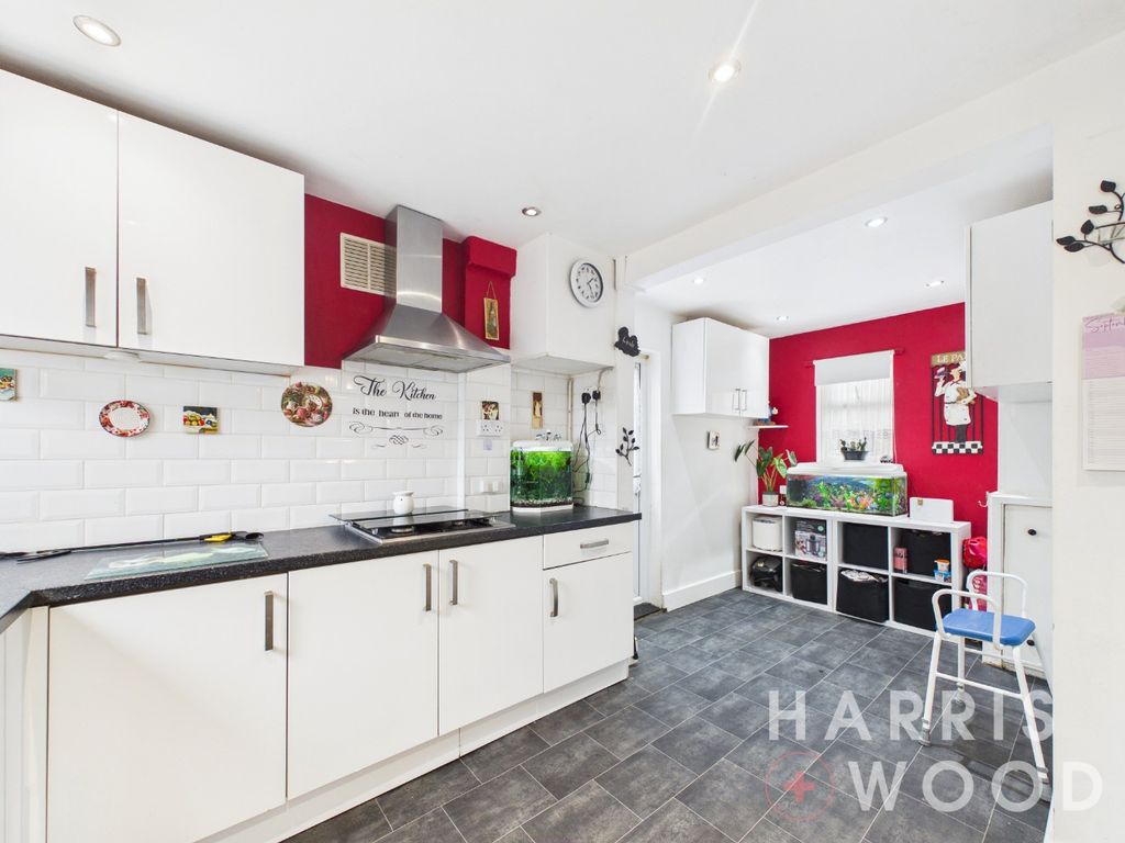Property photo 2 of 22 5517762