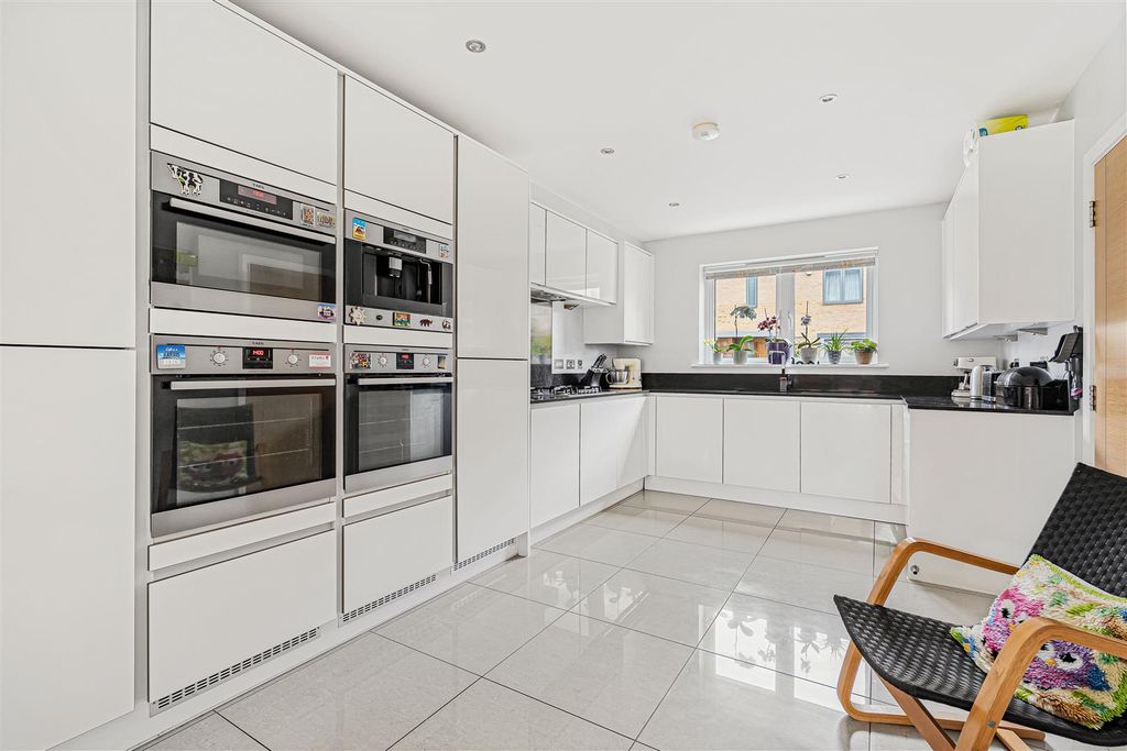 Property photo 3 of 34 28_78120.Jpg