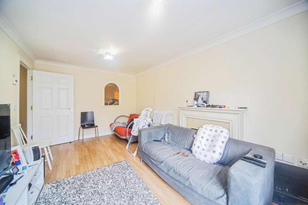 Property photo 3 of 11 Pbox-Img.Jpg
