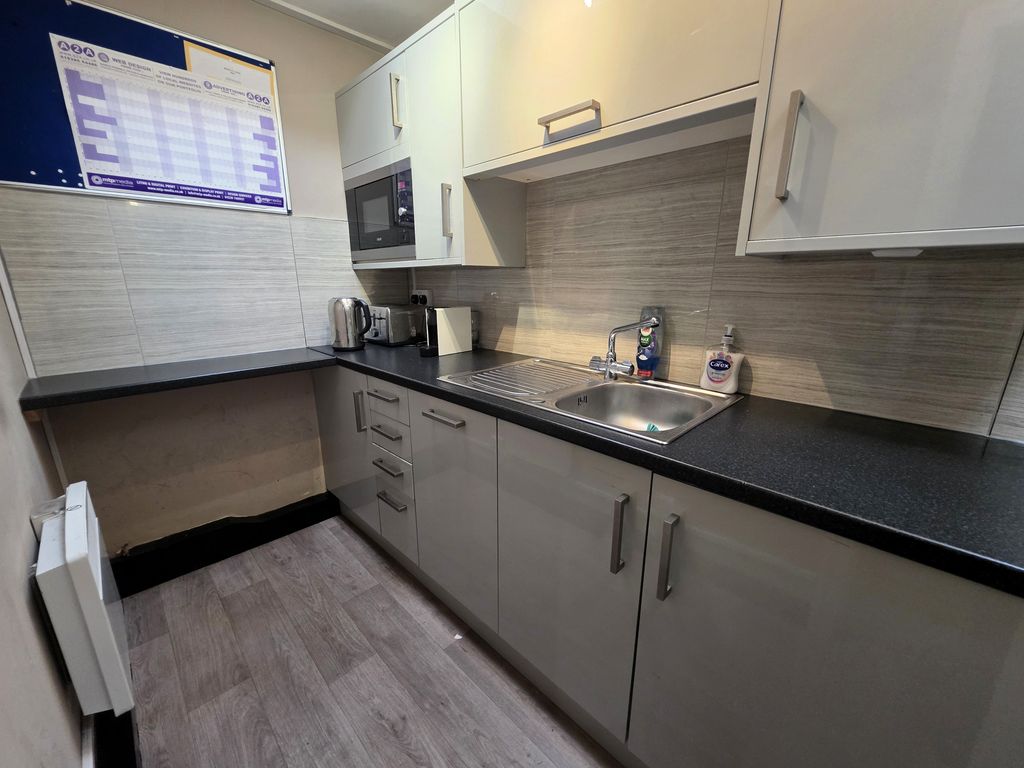 Property photo 3 of 3