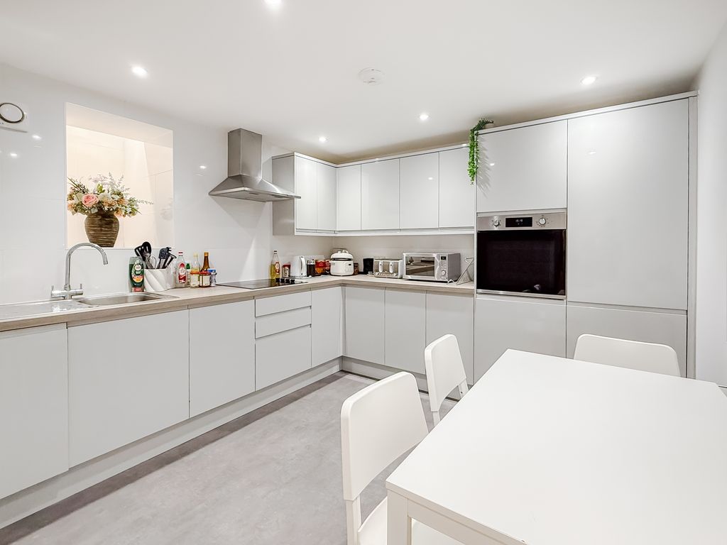 Property photo 3 of 11 Photo #3