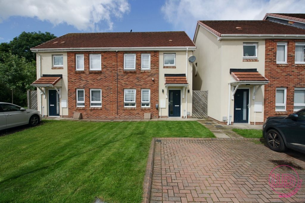 Property photo 2 of 28