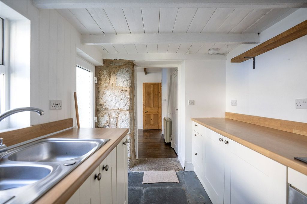 Property photo 2 of 17 Picture No. 06