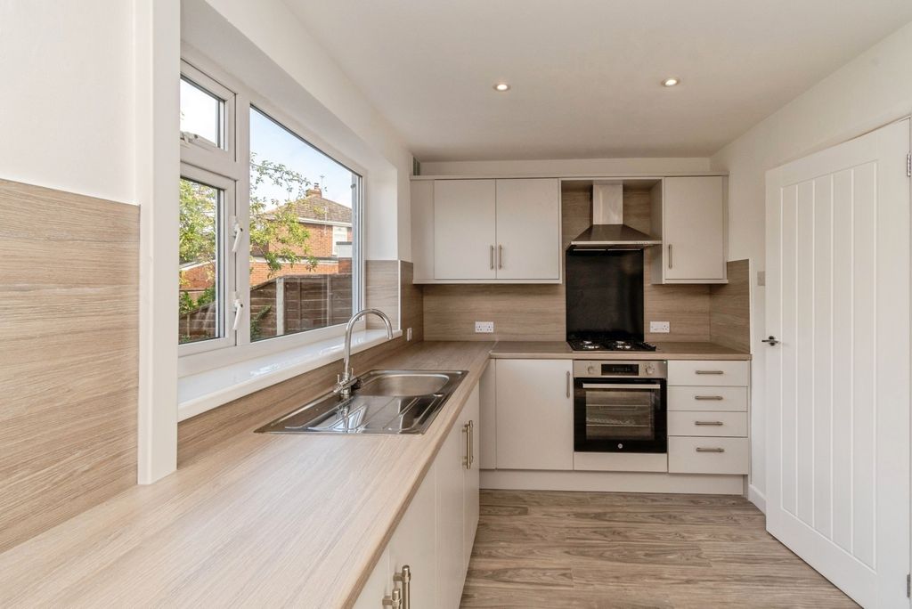 Property photo 3 of 17 Pbox-Img.Jpg