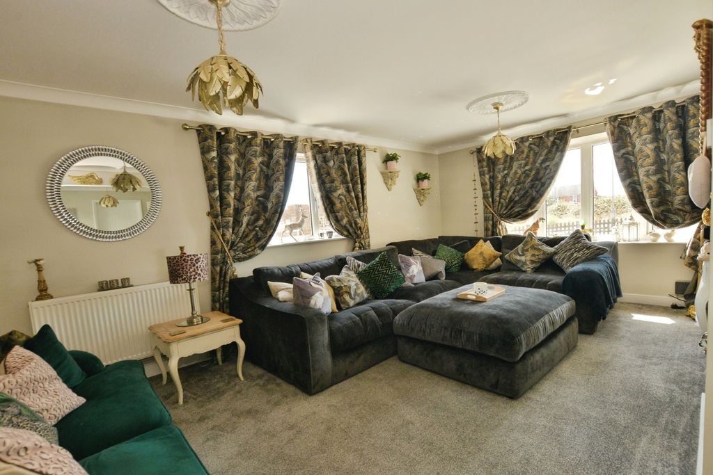 Property photo 2 of 24 Pbox-Img.Jpg