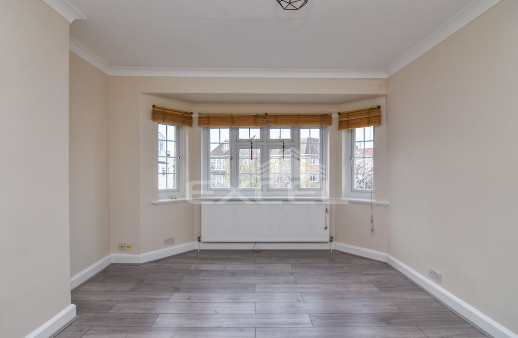 Property photo 1 of 7 Reception (3)