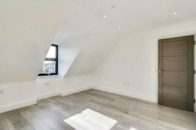 Property photo 3 of 9 Bedroom