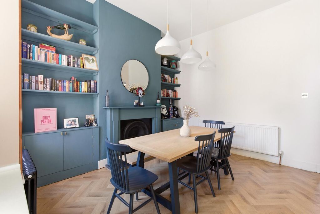 Property photo 2 of 21 Dining Room