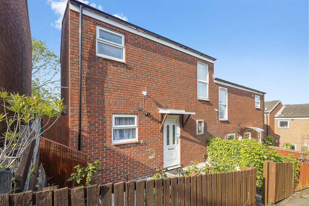 Property photo 1 of 15 12 Rowan Close - Tfiocbt35m4Bpd9Xqkik.Jpg