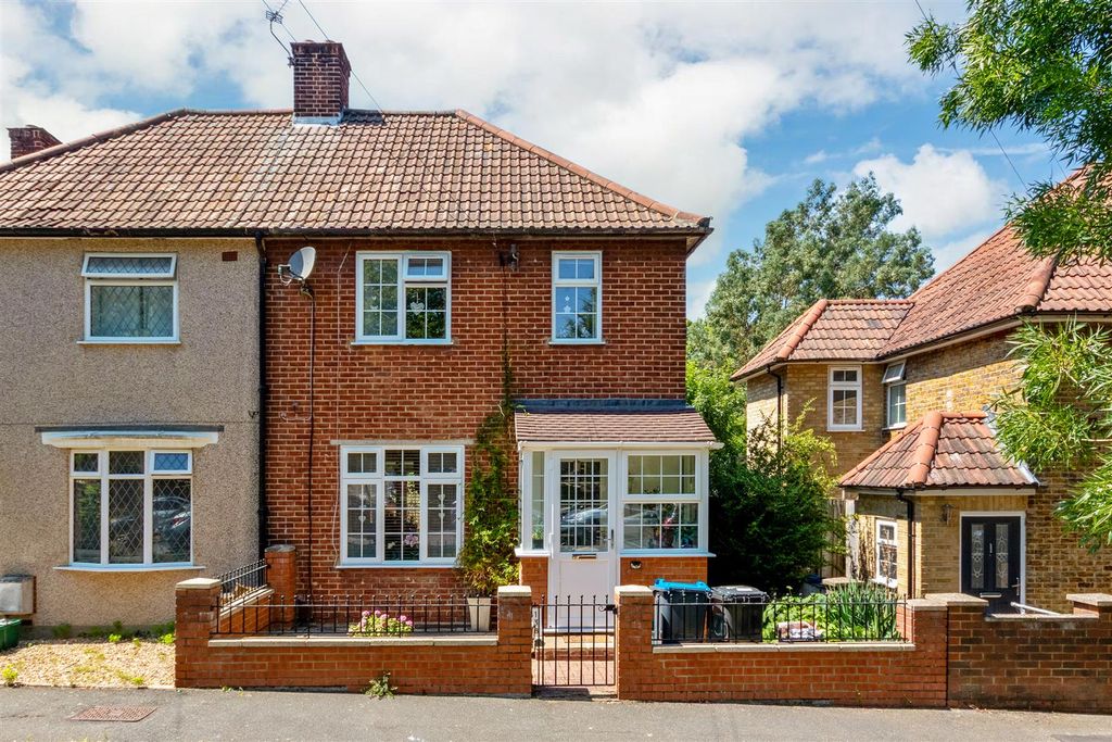 Property photo 1 of 11 Canterbury Road