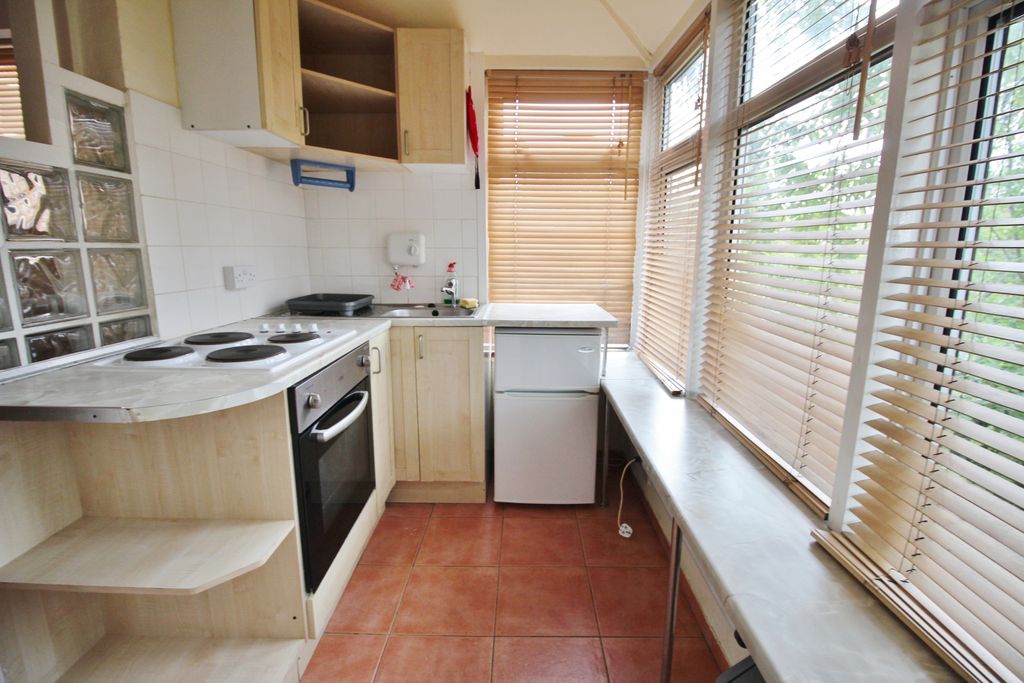 Property photo 3 of 4 Kitchen