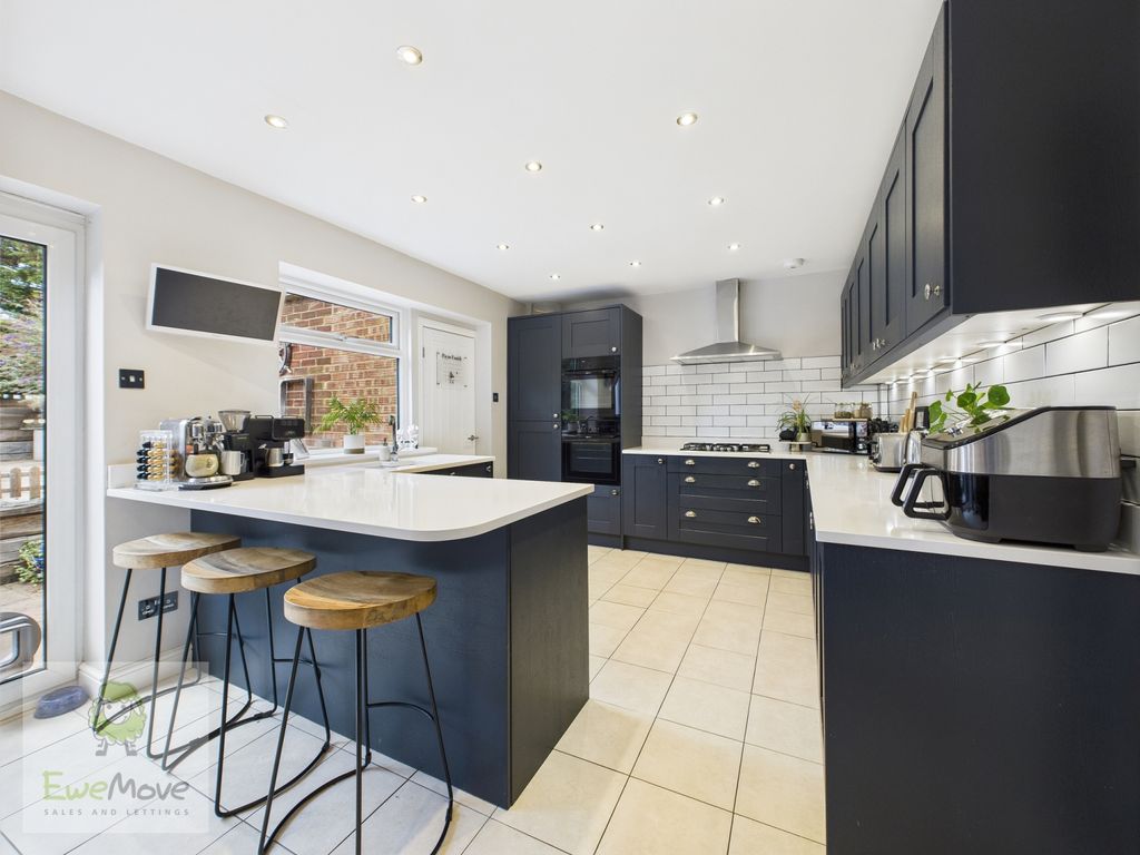 Property photo 1 of 23 Kitchen Dining Room