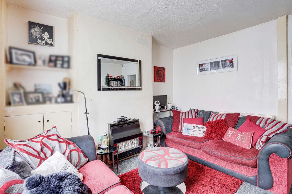 Property photo 3 of 13