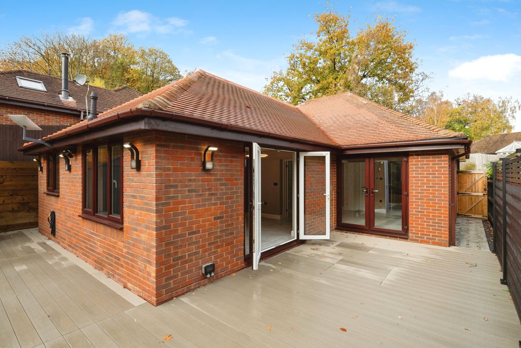 Property photo 3 of 20 21Oakwarrenoaklanesevenoakstn131Nr-30