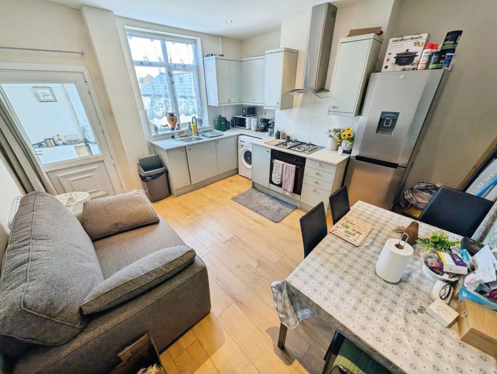 Property photo 2 of 12 Pbox-Img.Jpg