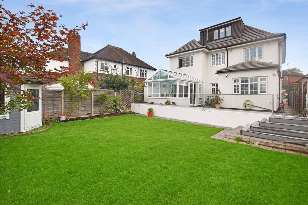 Property photo 2 of 27 Picture No. 25
