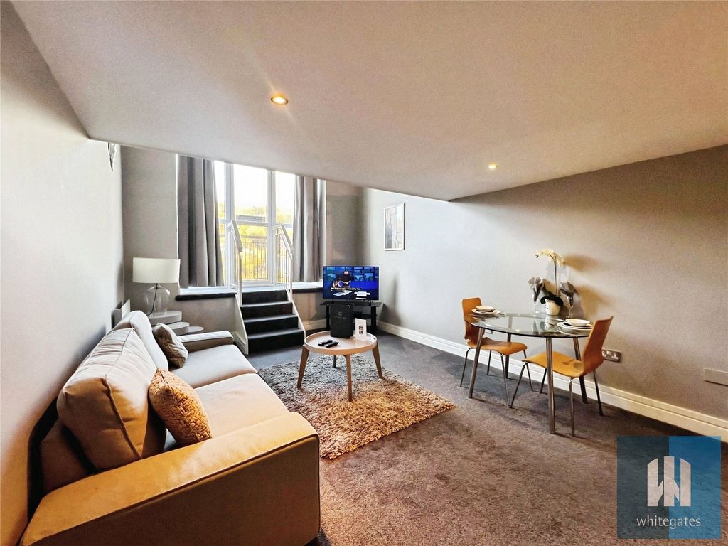 Property photo 2 of 17 Picture No. 11