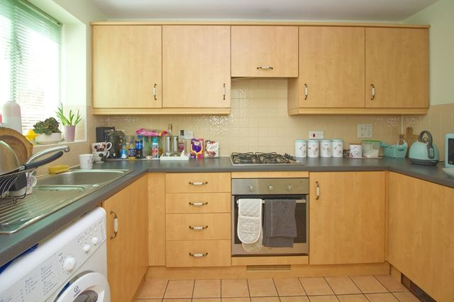 Property photo 2 of 11 Kitchen