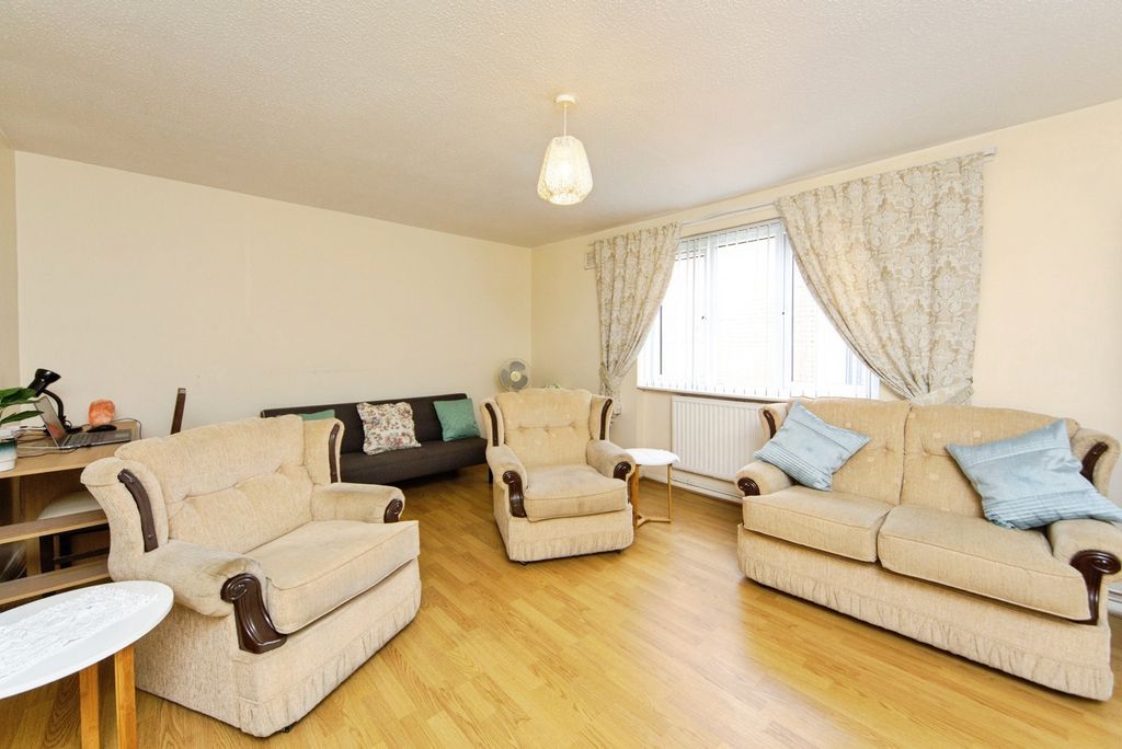 Property photo 2 of 24 Pbox-Img.Jpg