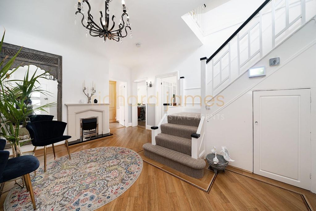 Additional image 17 of 4 bed detached house for saleCanons Drive, Edgware HA8