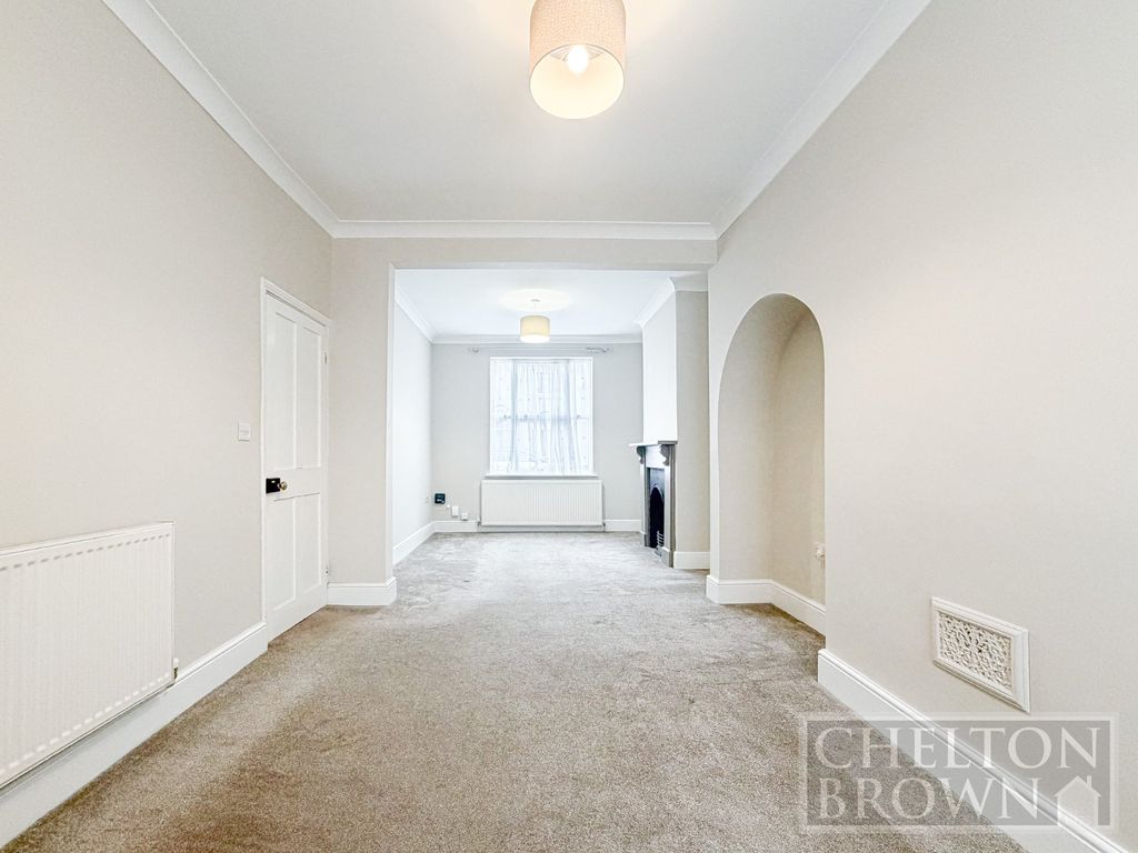 Property photo 2 of 31 Living/Dining Room