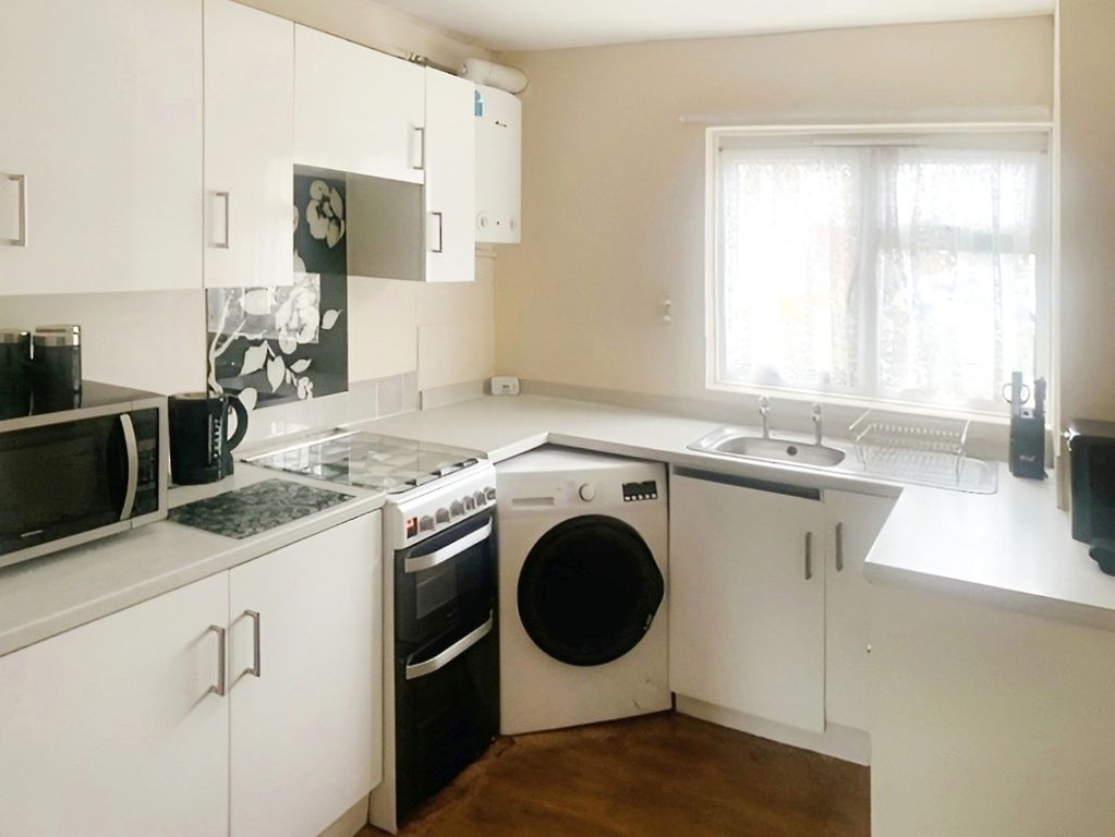 Property photo 2 of 6 Kitchen
