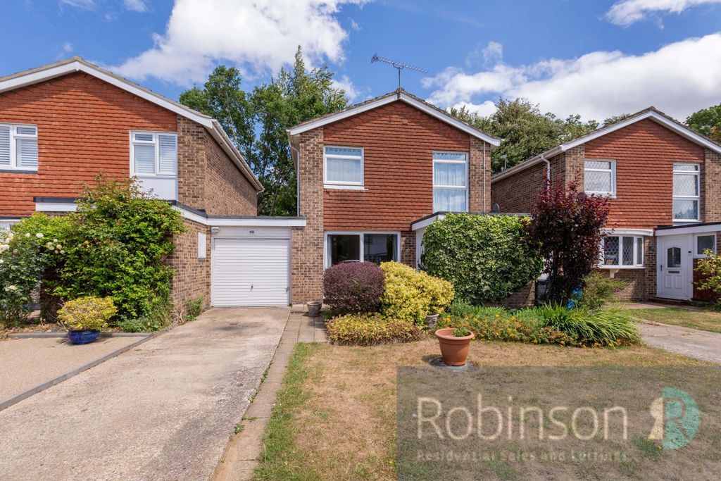 Property photo 2 of 16 50 Somersby Crescent-6