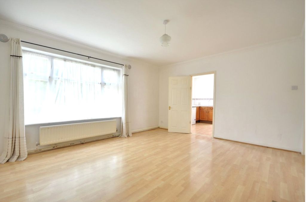 Property photo 3 of 7 Picture No. 15