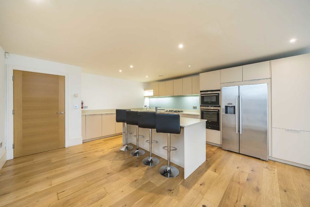 Property photo 3 of 9