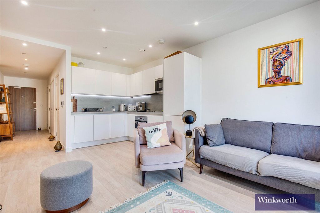 Property photo 3 of 10 Open Plan Layout