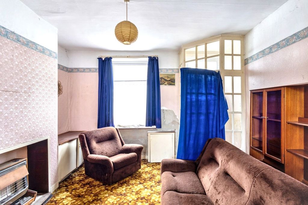 Property photo 3 of 13