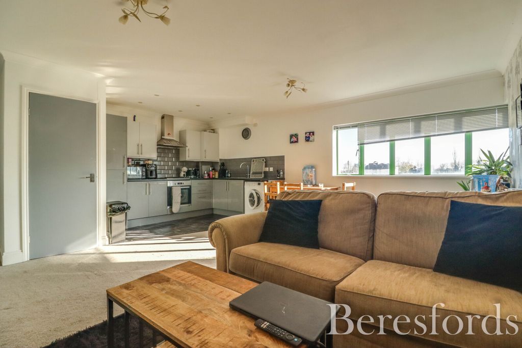 Property photo 2 of 12 Picture No. 18