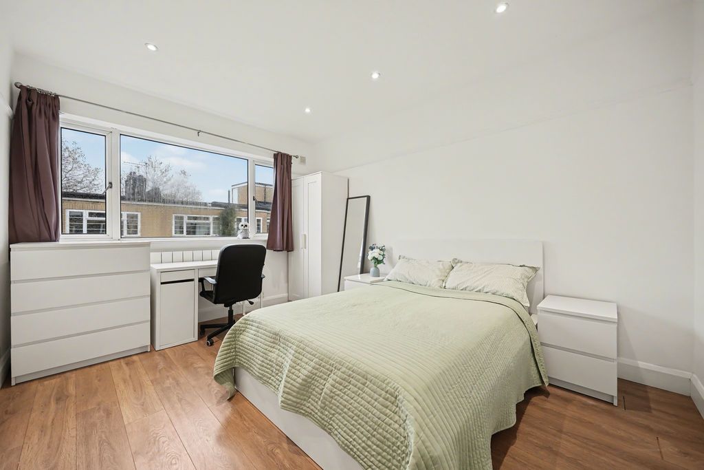 Property photo 3 of 7 Photo 4