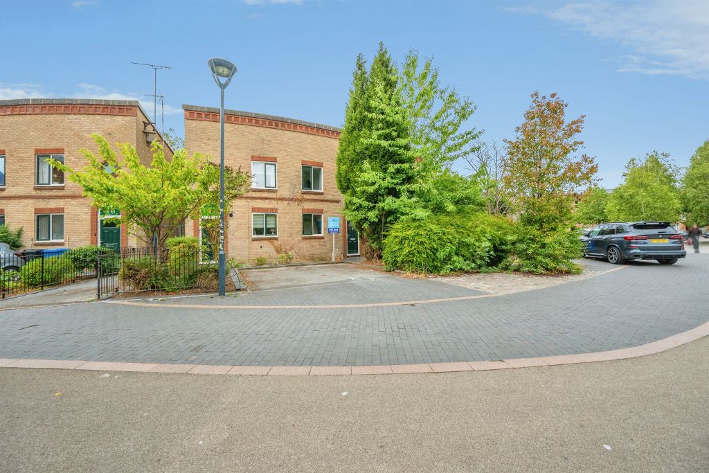 Property photo 1 of 21