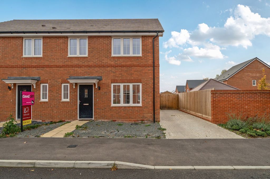 Property photo 1 of 17 1374912-1-69036E8...